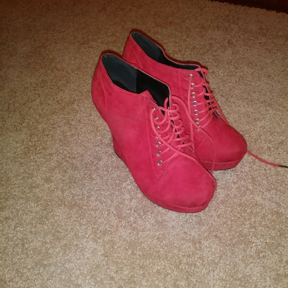 Red Wedges